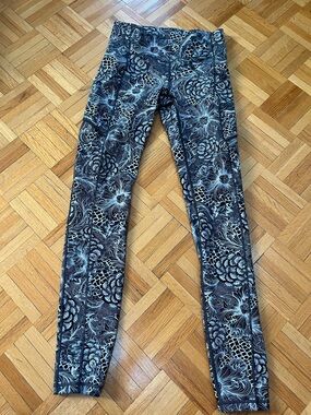 lululemon athletica Black, Teal & Cream Floral Print Leggings
